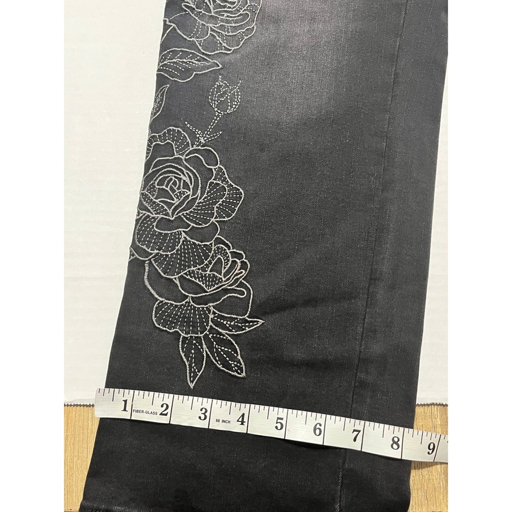 DG2 Diane Gilman Black Rose Embroidered Classic Stretch 16PW Floral Denim Jeans - Picture 4 of 9